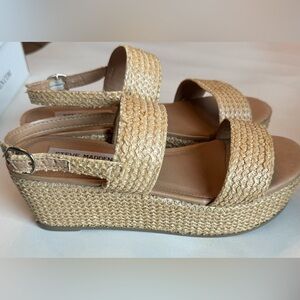 Steve Madden Glynis Raffia Sandal Platform size 8.5